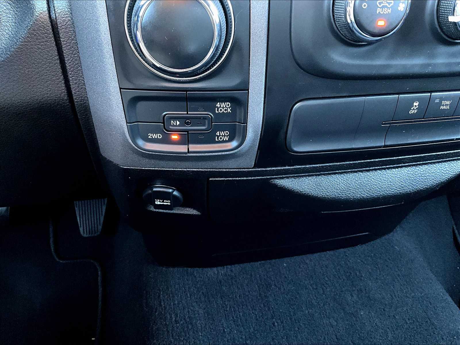 2019 Ram 1500 Tradesman ST photo 24