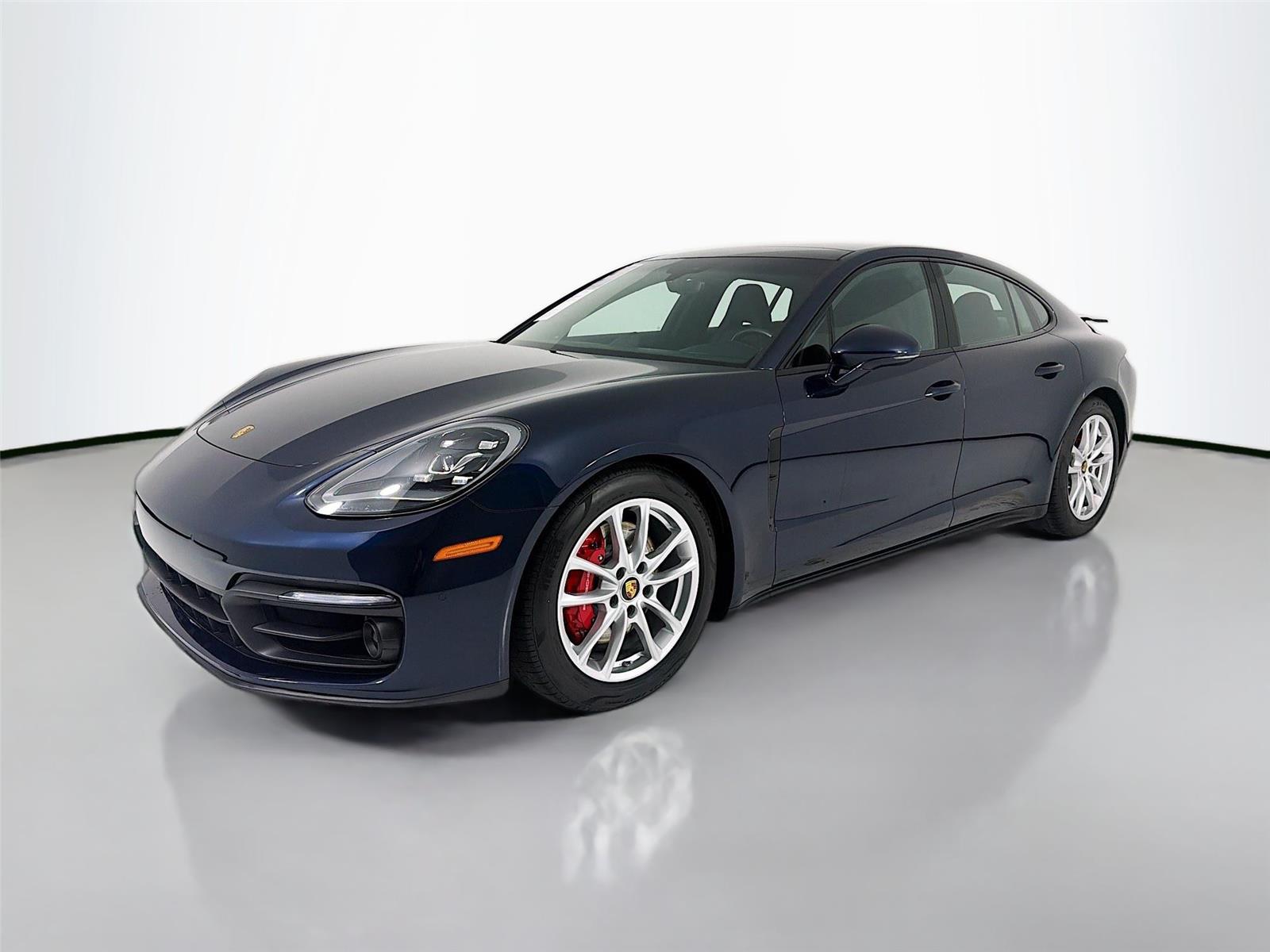 2023 Porsche Panamera S's photo