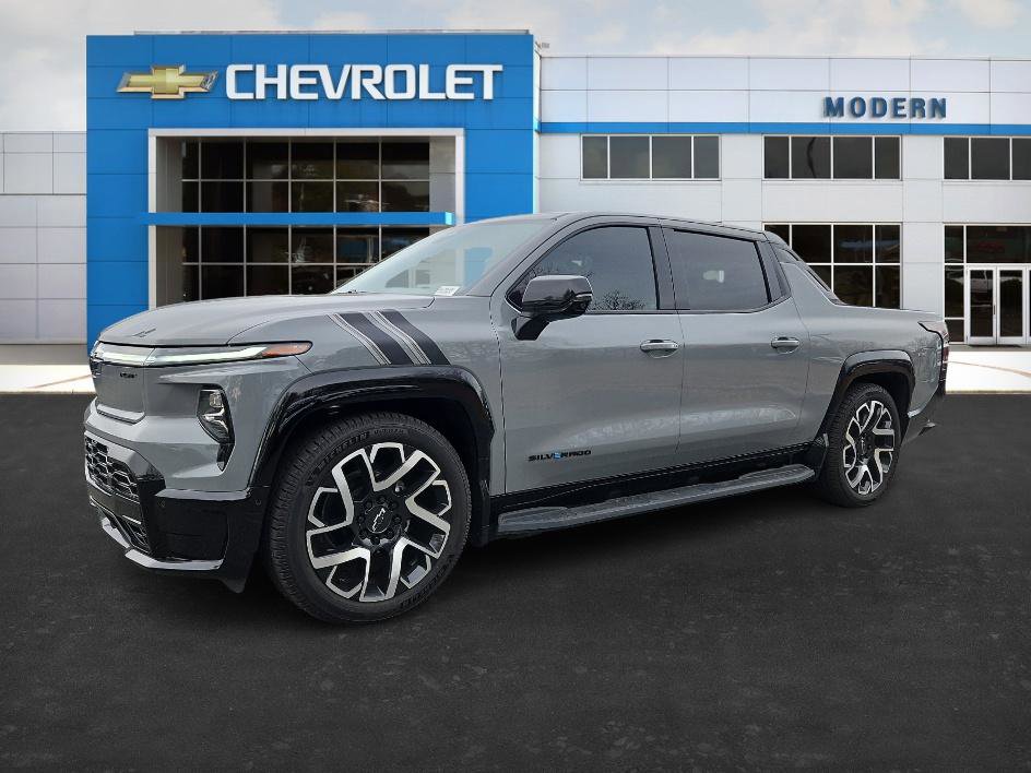 2025 Chevrolet Silverado EV RST's photo