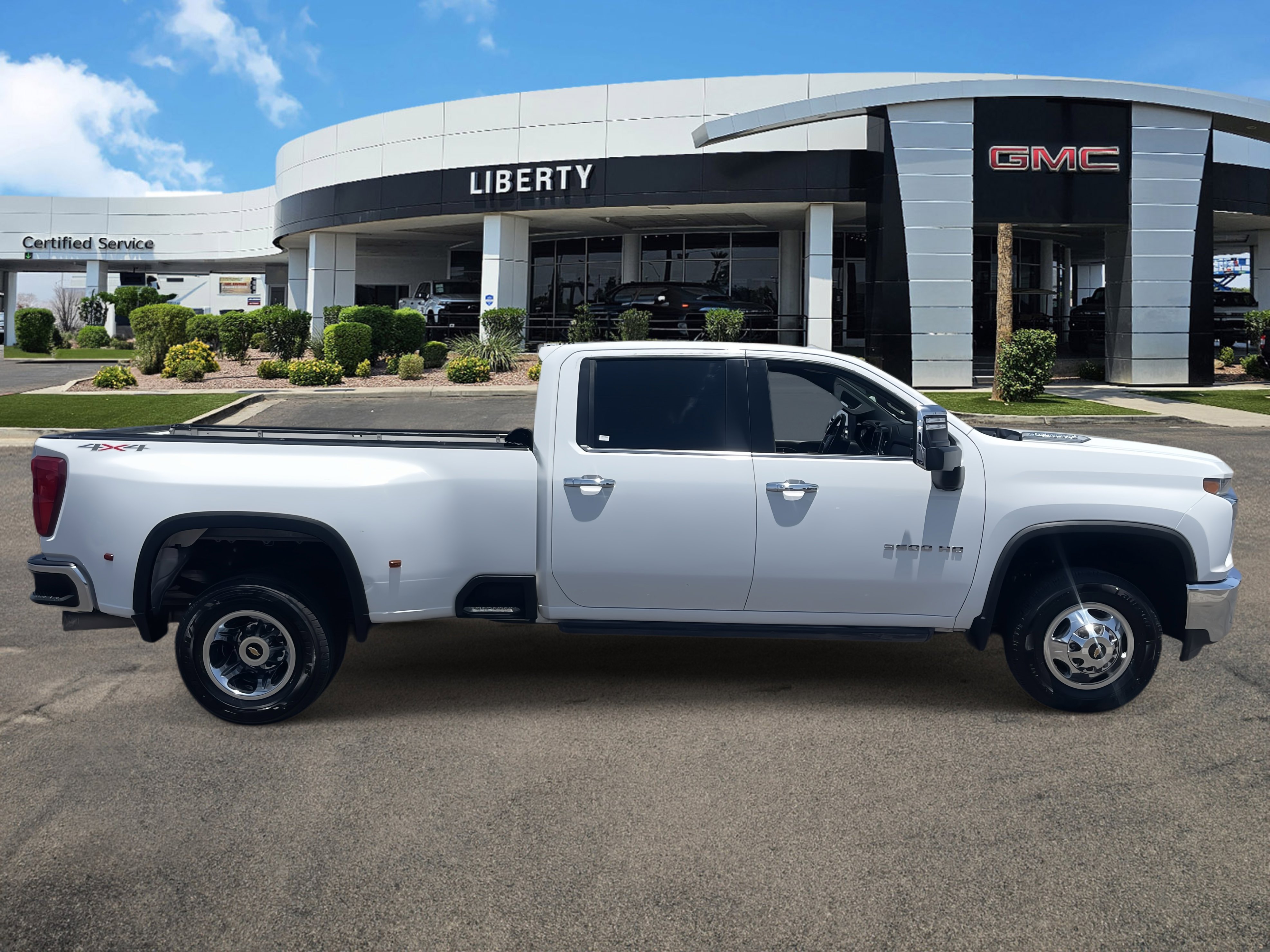 2022 Chevrolet Silverado 3500HD LTZ photo 2