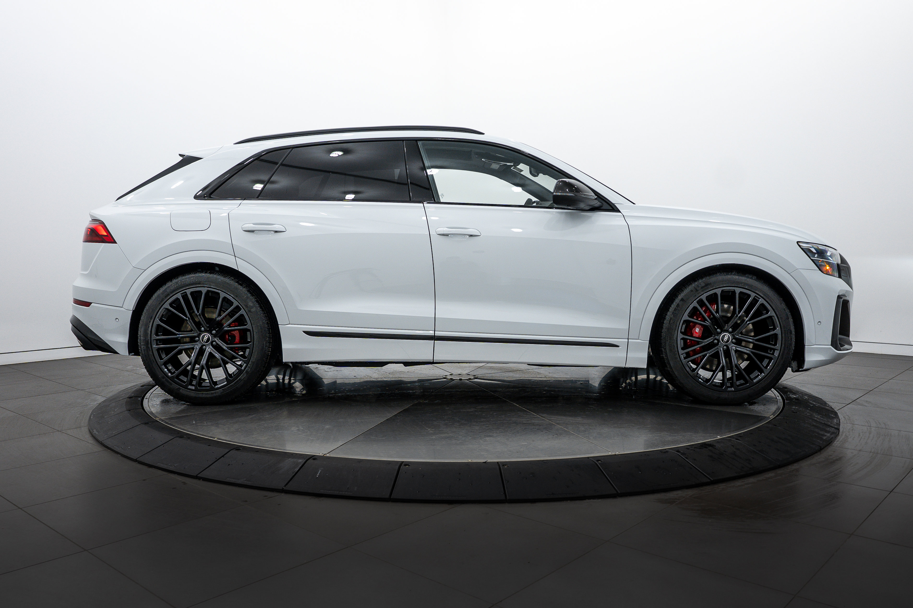 2026 Audi SQ8 Prestige photo 3
