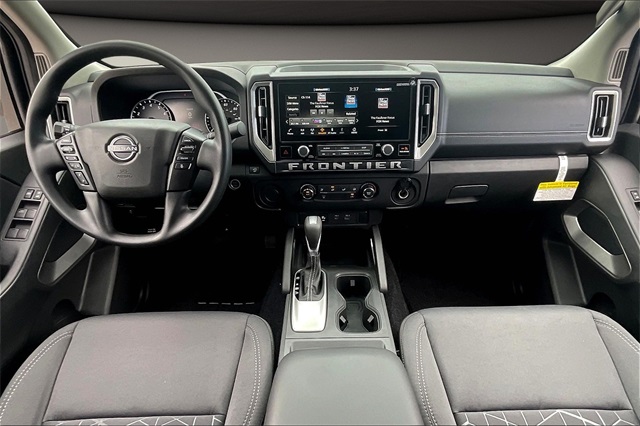 2025 Nissan Frontier SV photo 5
