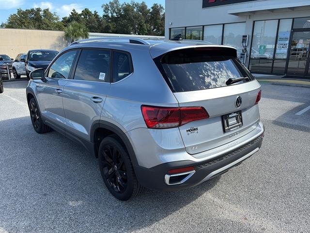 2024 Volkswagen Taos SE photo 4