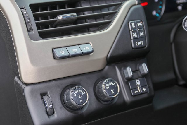 Used 2020 Quicksilver Metallic GMC Denali image 13