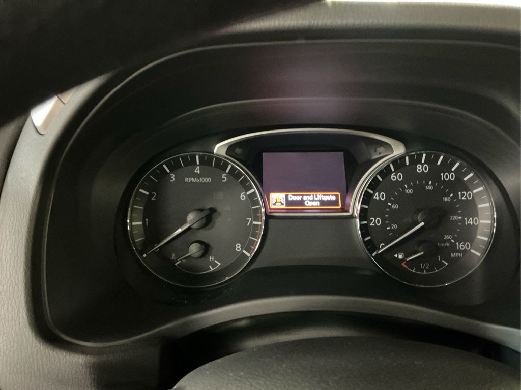 2020 Nissan Pathfinder S photo 11
