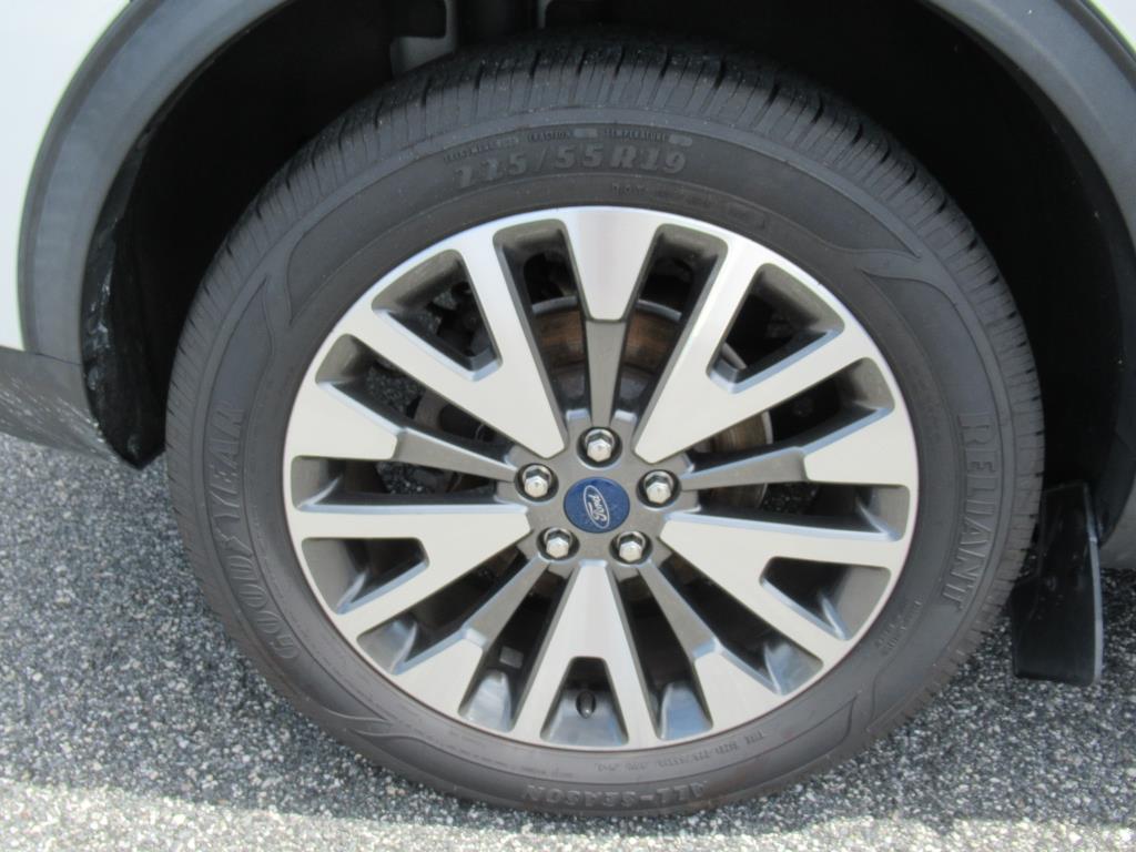 2020 Ford Escape Titanium photo 5