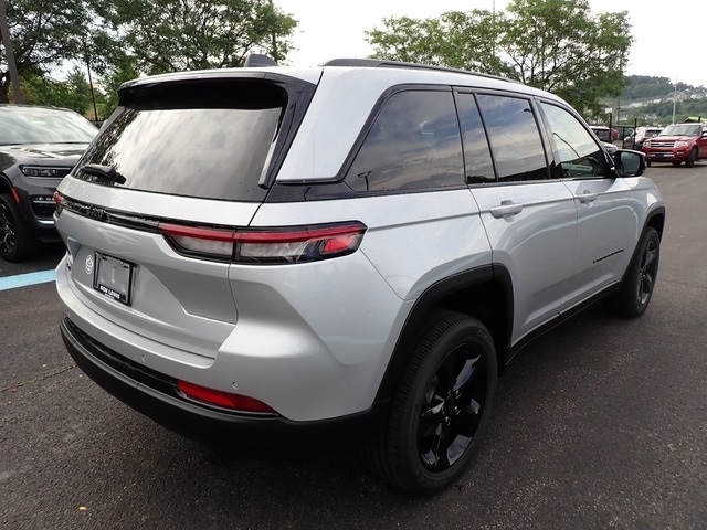 2025 Jeep Grand Cherokee Altitude X photo 4