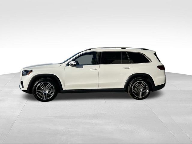 2026 Mercedes Benz GLS 450 4MATIC photo 3
