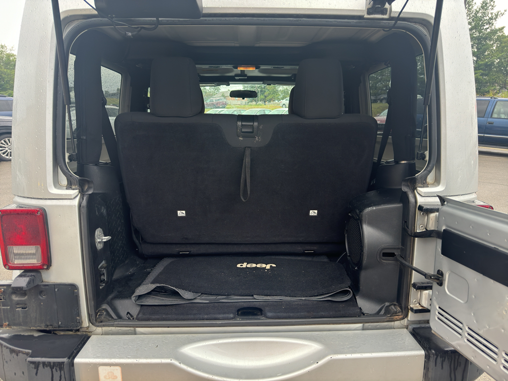 2012 Jeep Wrangler Sahara photo 10