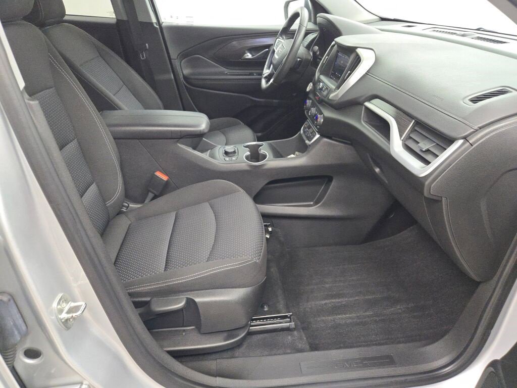 2022 Gmc Terrain SLE photo 4