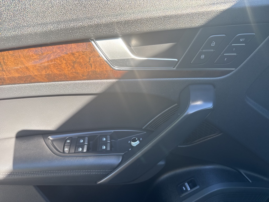 2019 Audi Q5 2.0T Premium Plus photo 11