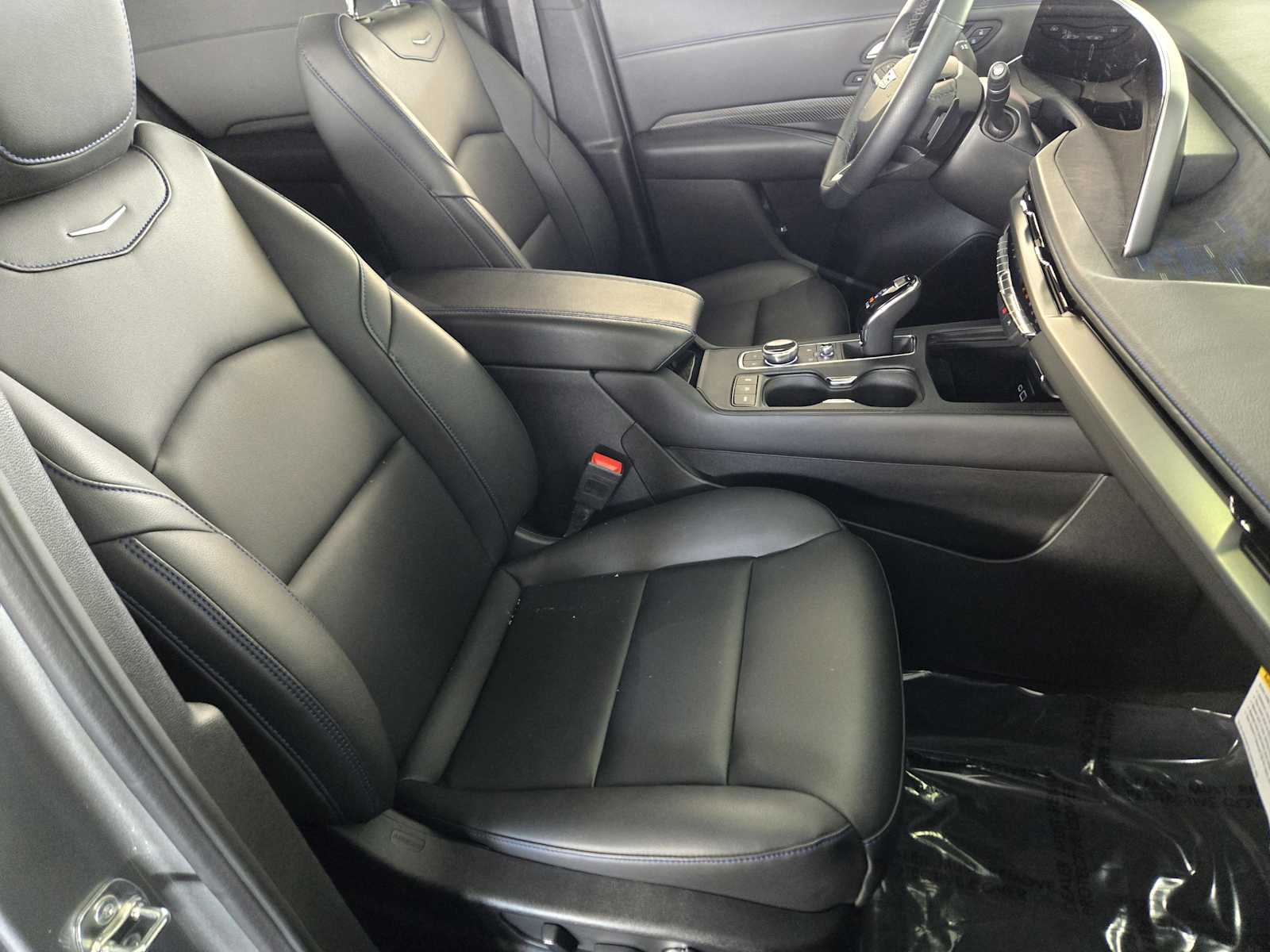 2025 Cadillac XT4 Sport photo 9