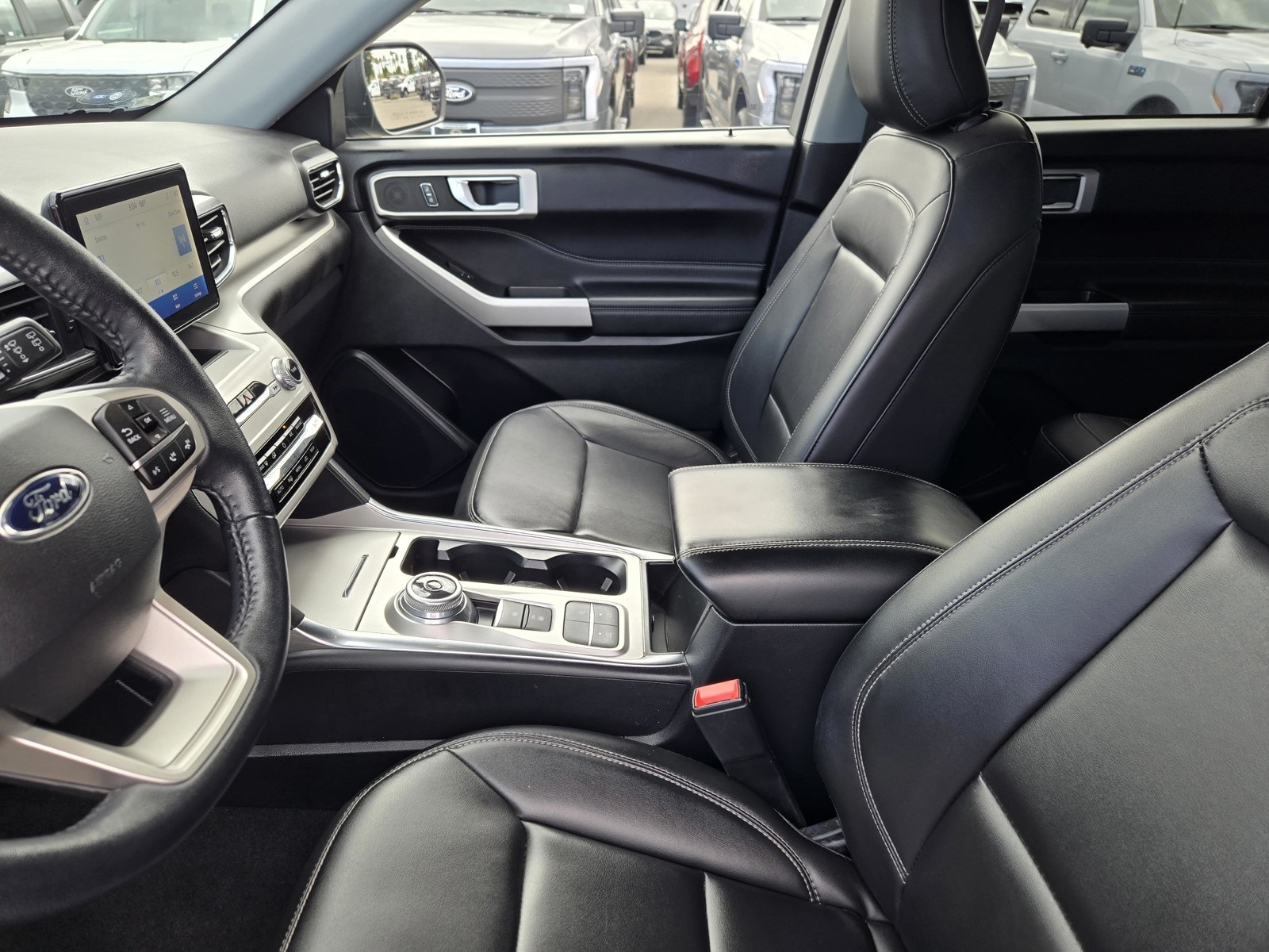 2022 Ford Explorer XLT photo 28