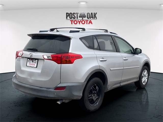 2014 Toyota RAV4 LE photo 7