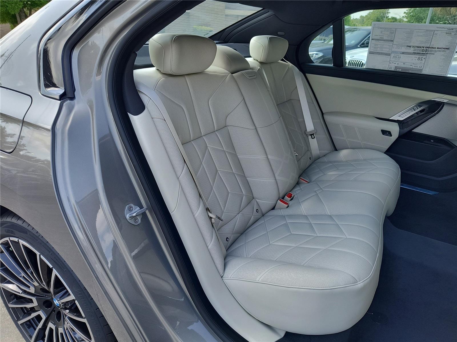 2025 Bmw 740i photo 10