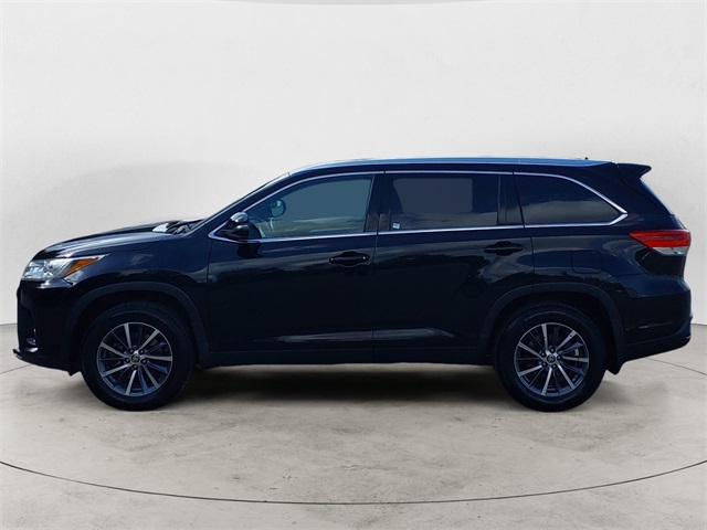 2019 Toyota Highlander XLE photo 2