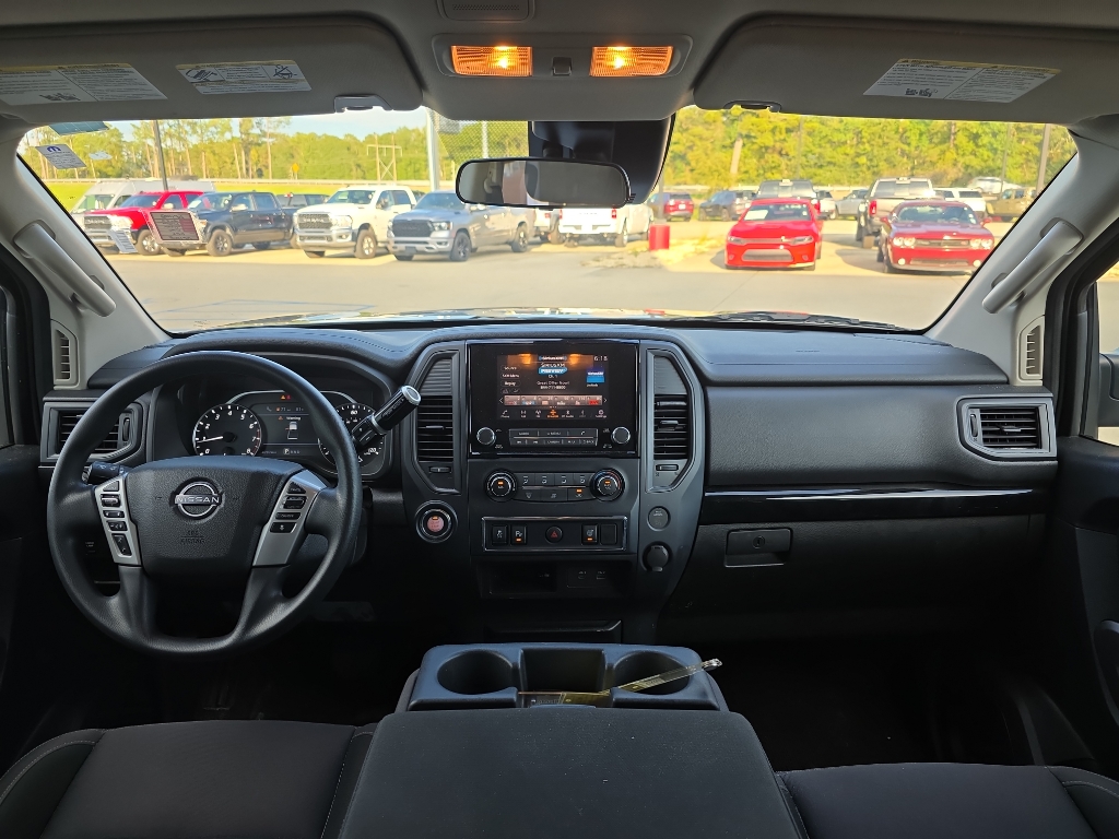 2023 Nissan Titan SV photo 13