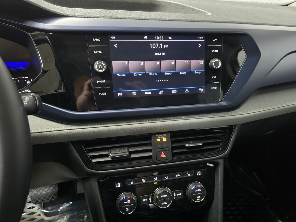 2024 Volkswagen Taos SE photo 24