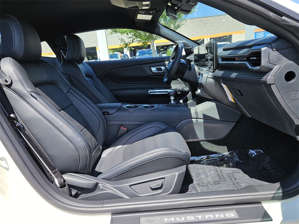 2025 Ford Mustang GT Premium photo 22