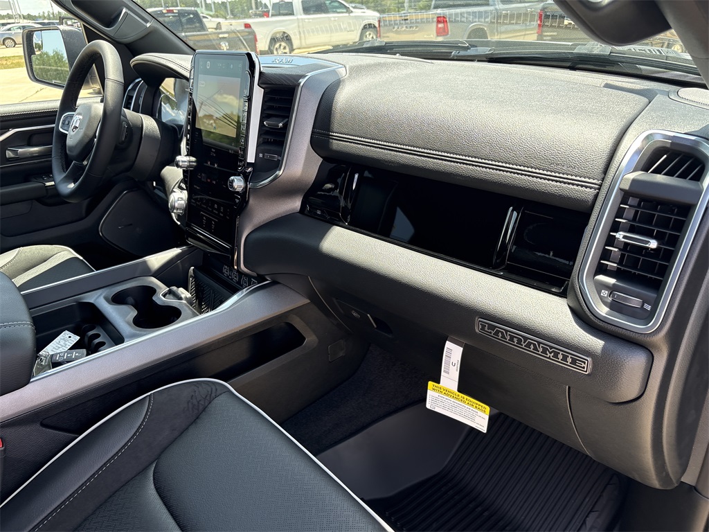 2025 Ram 1500 Laramie photo 24