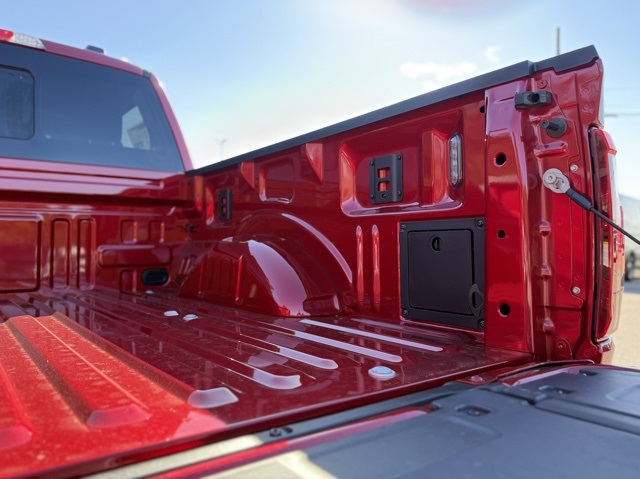 2025 Ford F-150 Lariat photo 9