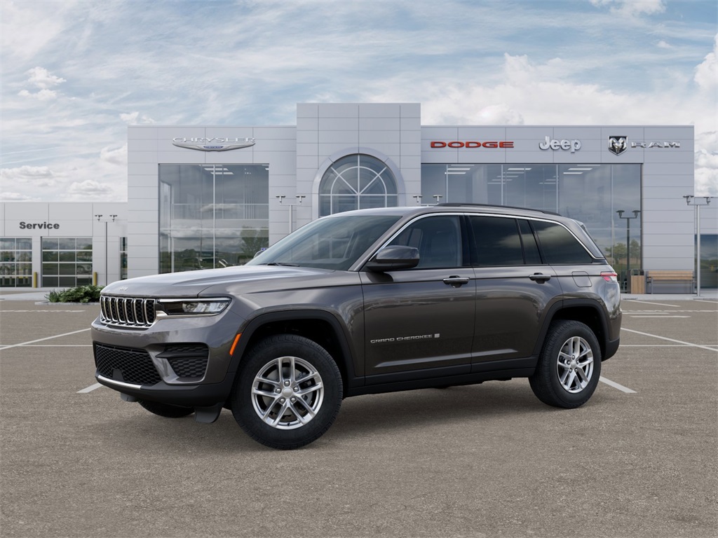 2025 Jeep Cherokee Laredo photo 2