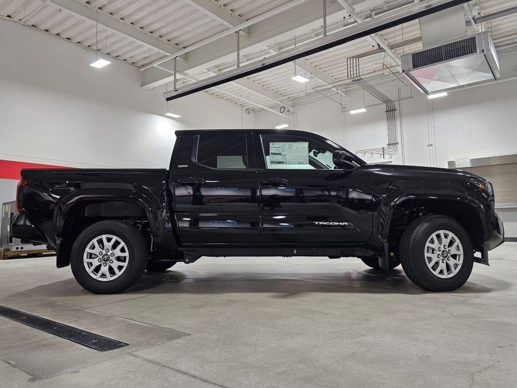 2025 Toyota Tacoma SR5 photo 16