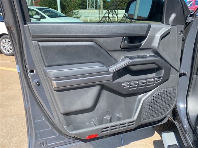 2025 Toyota Tacoma SR5 4x4 Double Cab photo 10