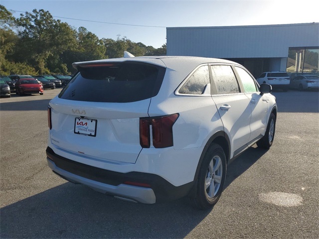 2025 Kia Sorento LX photo 2