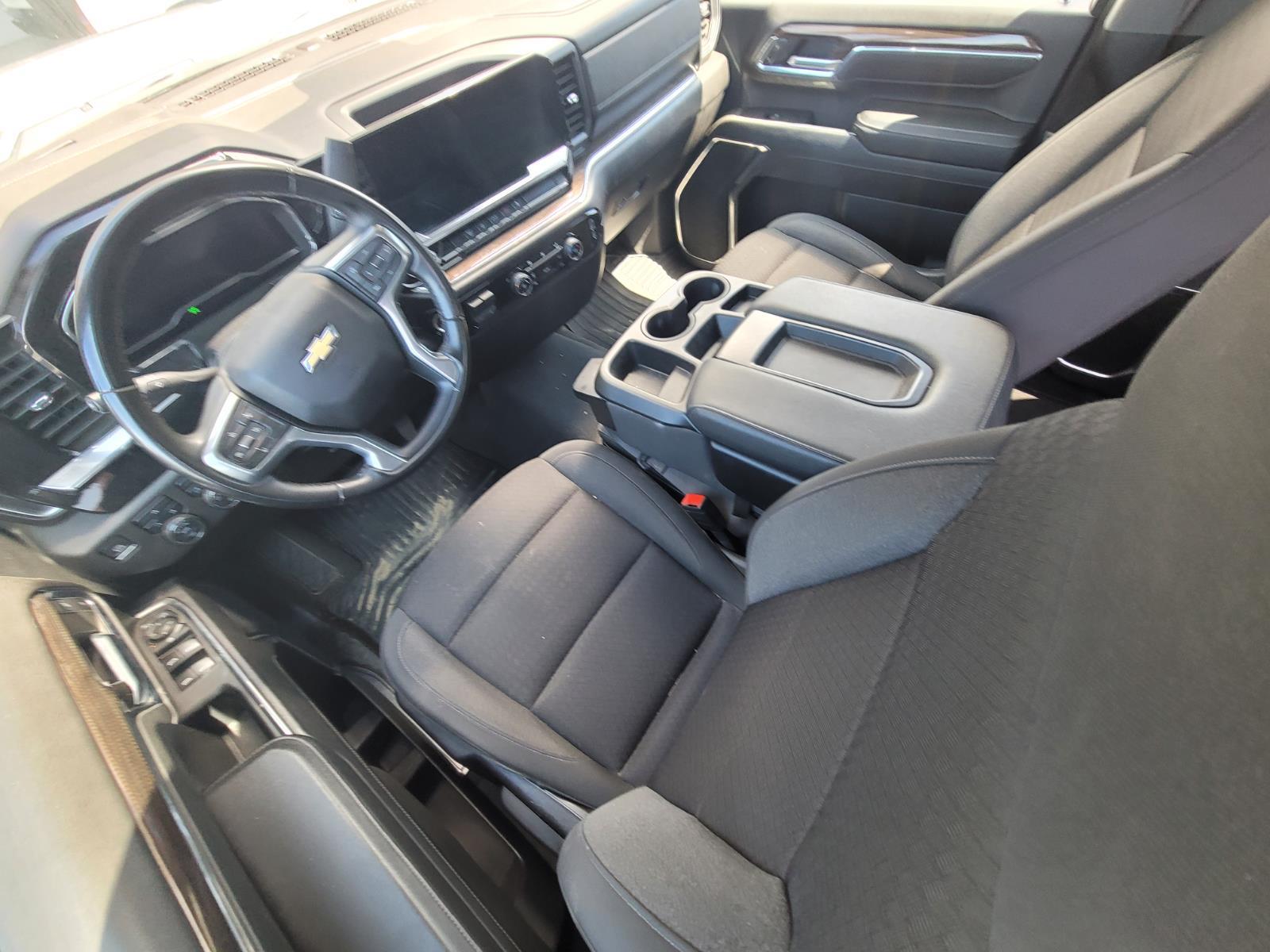 2024 Chevrolet Silverado 2500HD LT photo 9