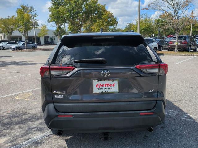 2019 Toyota RAV4 LE photo 5