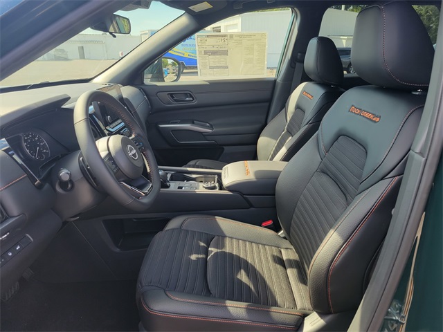2025 Nissan Pathfinder Rock Creek photo 9