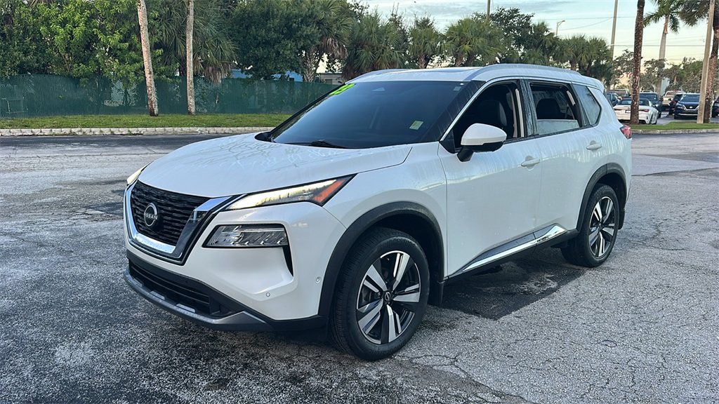 2023 Nissan Rogue SL photo 2
