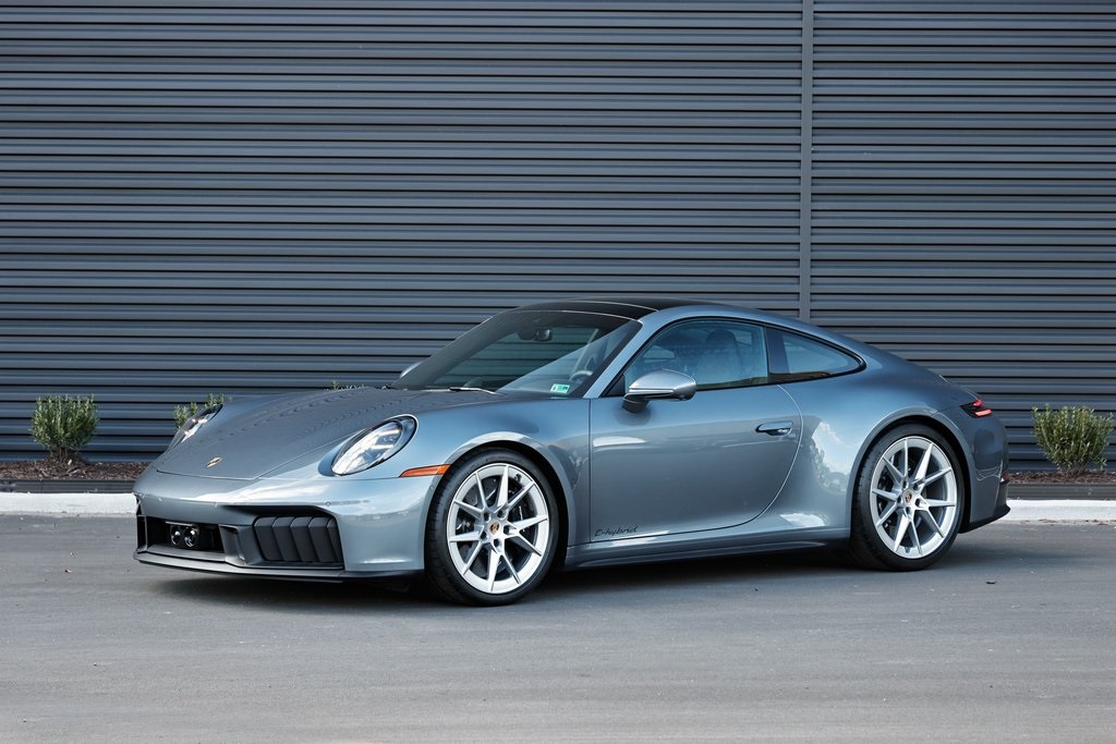 2025 Porsche 911 GTS's photo