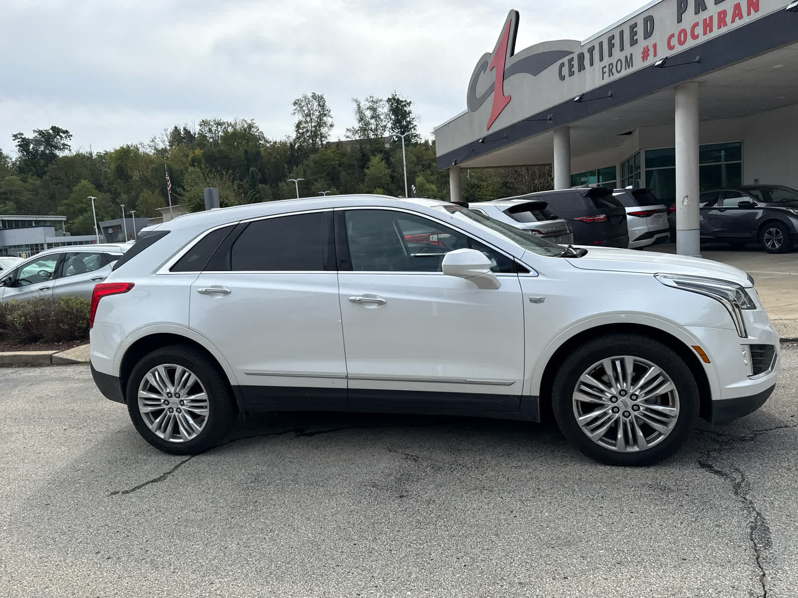 2017 Cadillac XT5 Premium Luxury photo 3