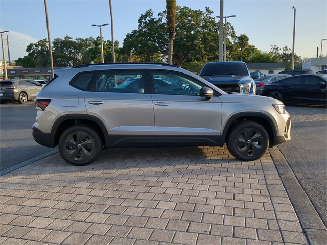 2025 Volkswagen Taos S photo 3