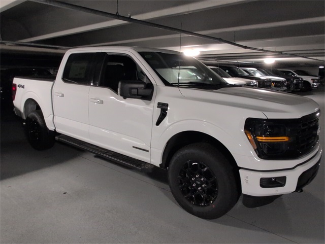 2025 Ford F-150 XLT photo 2