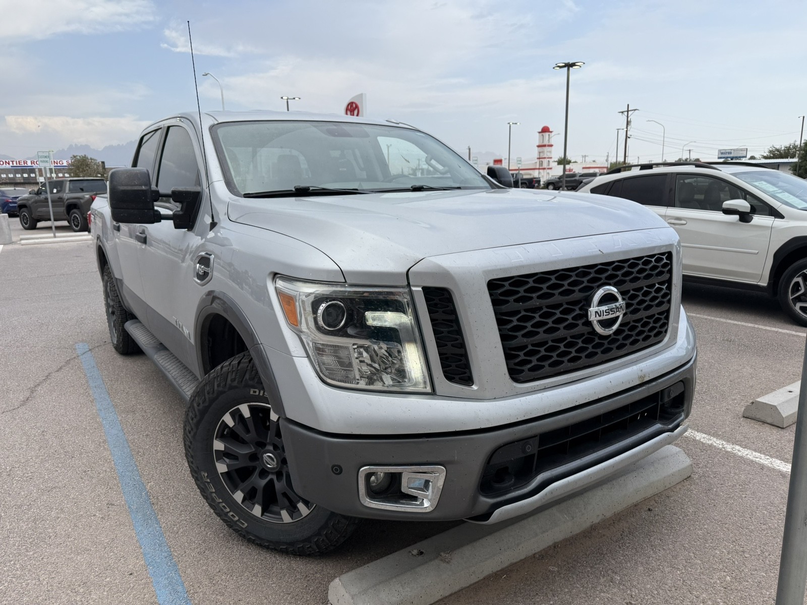 Used 2017 SILVER Nissan PRO-4X image 7