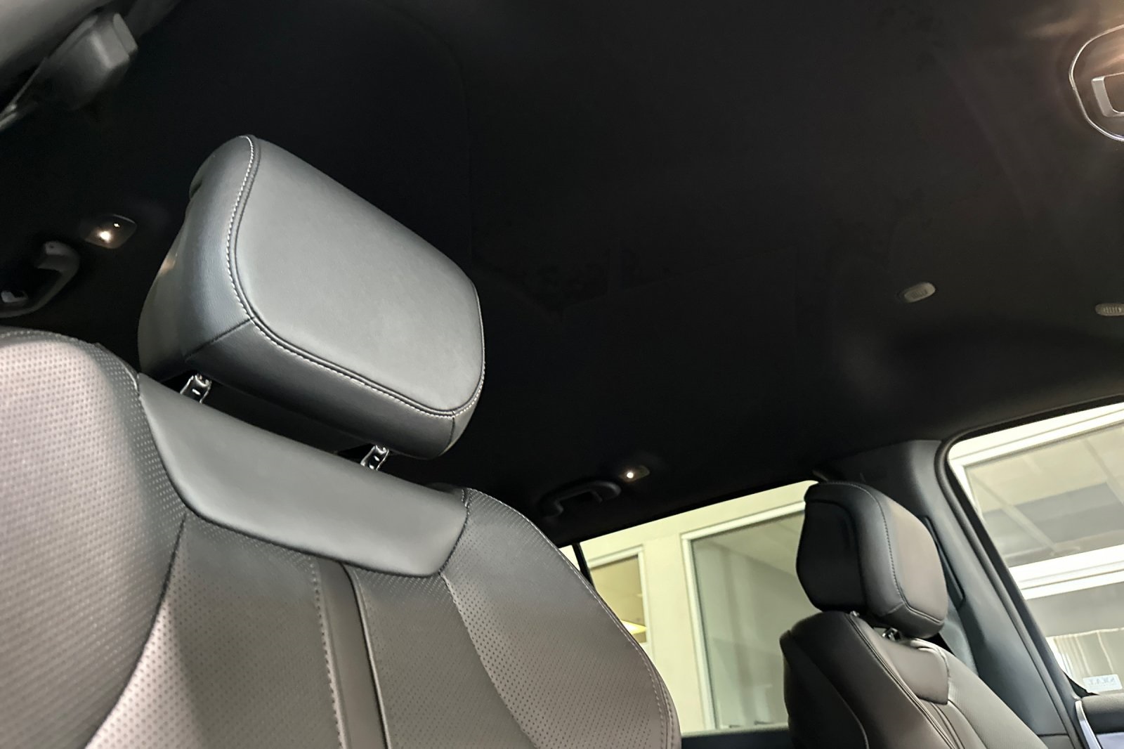 2025 Jeep Wagoneer Base photo 18