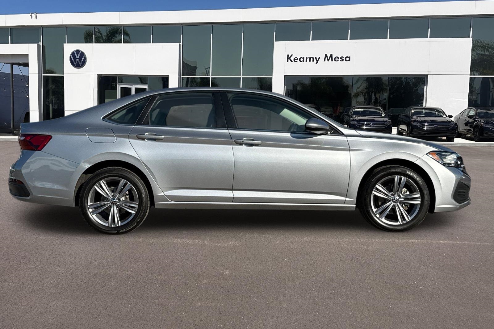 2024 Volkswagen Jetta 1.5T SE photo 3