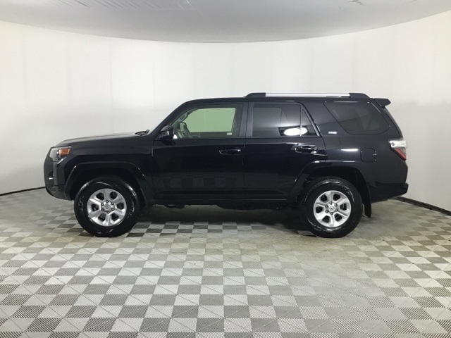 2024 Toyota 4Runner SR5 4WD photo 4