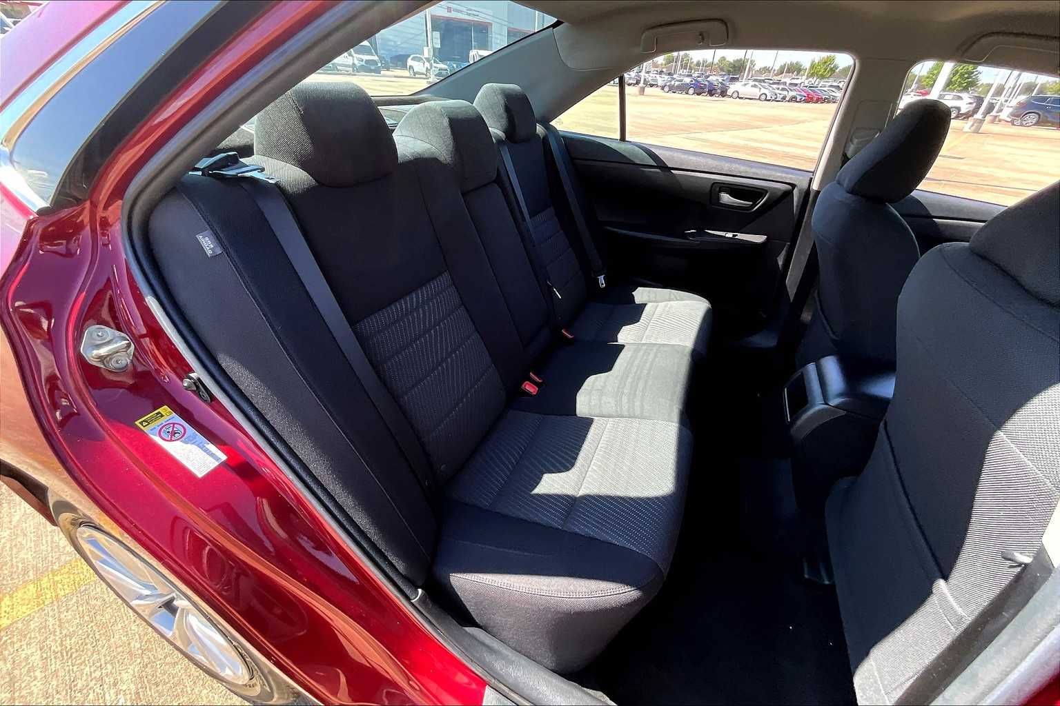 2017 Toyota Camry LE photo 18