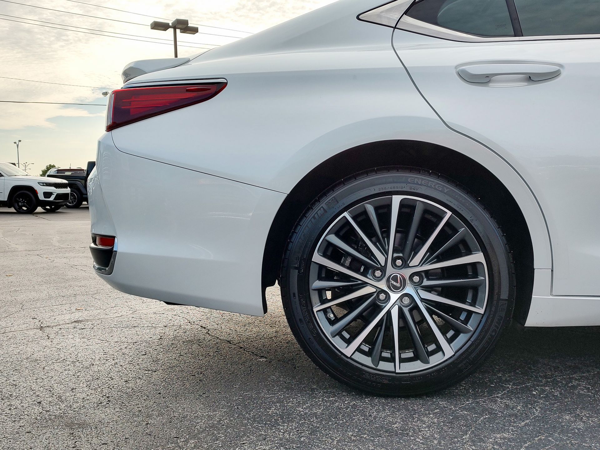2023 Lexus ES 250 AWD photo 28