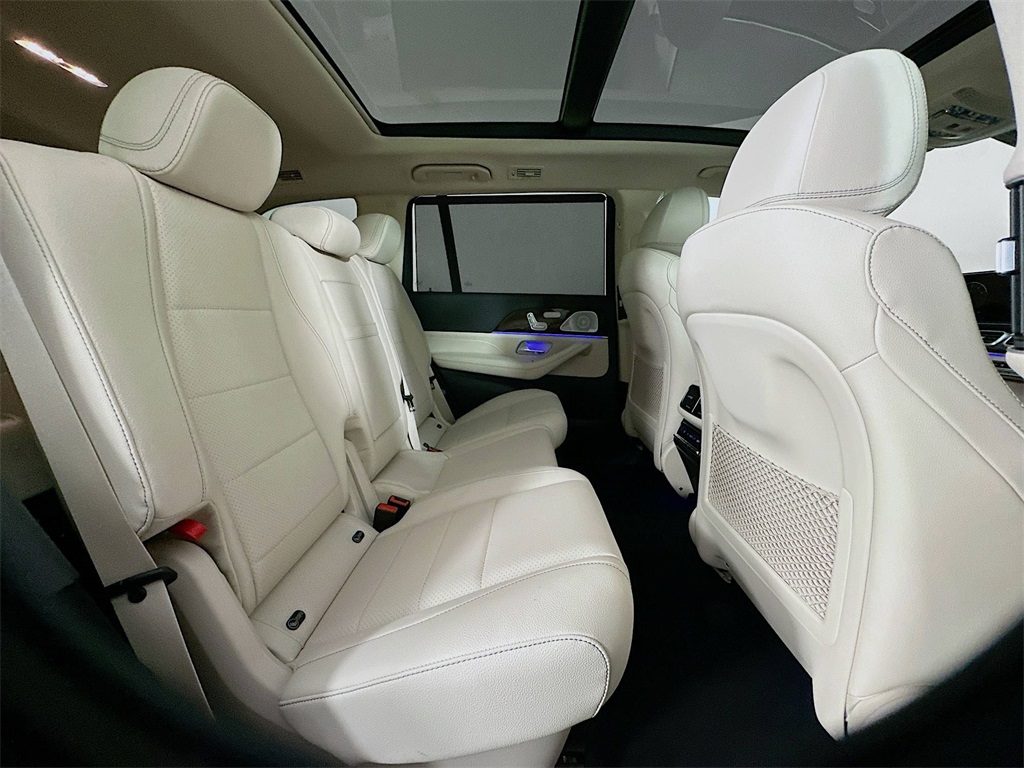 2026 Mercedes Benz GLS 450 4MATIC photo 23