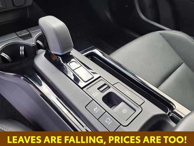 2024 Toyota Prius XLE photo 13