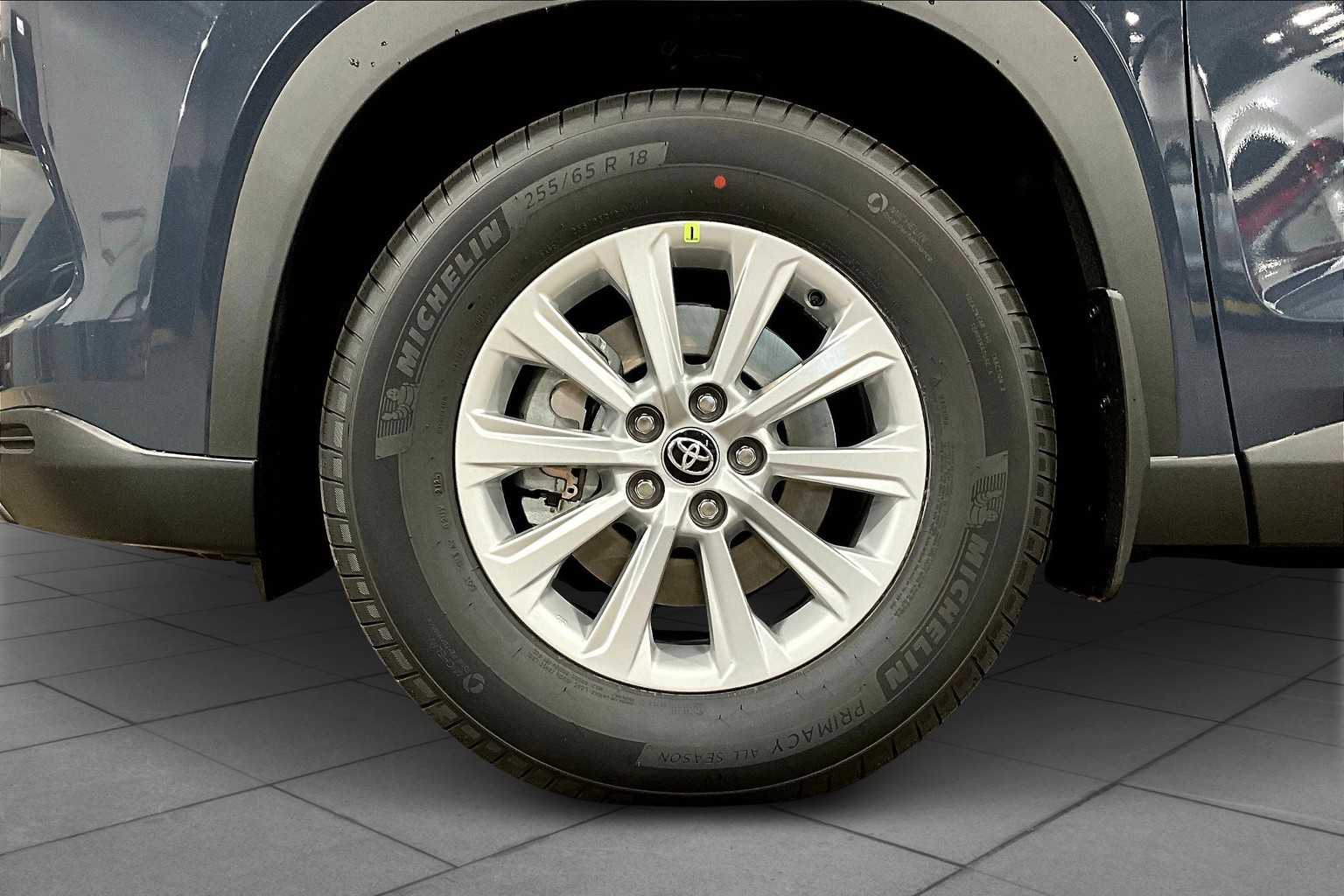 2025 Toyota Grand Highlander XLE photo 10