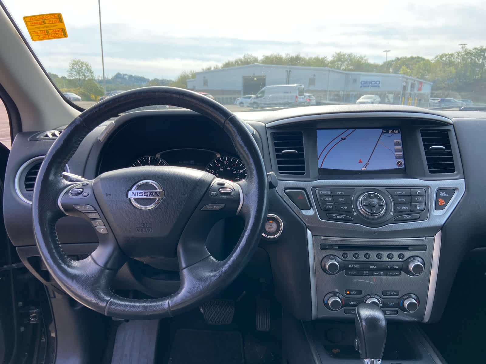 2019 Nissan Pathfinder SL photo 13