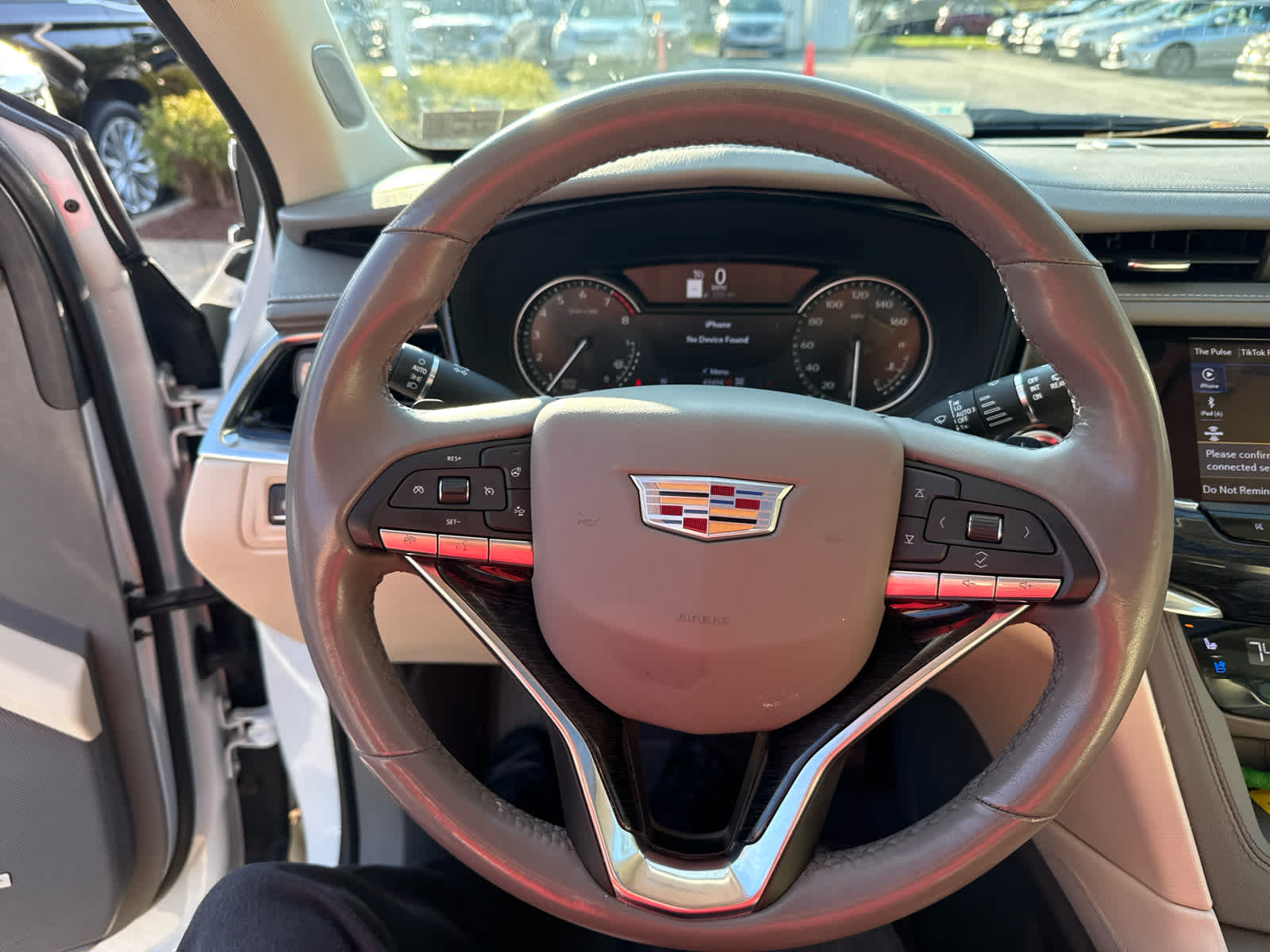 2023 Cadillac XT6 Premium Luxury photo 6
