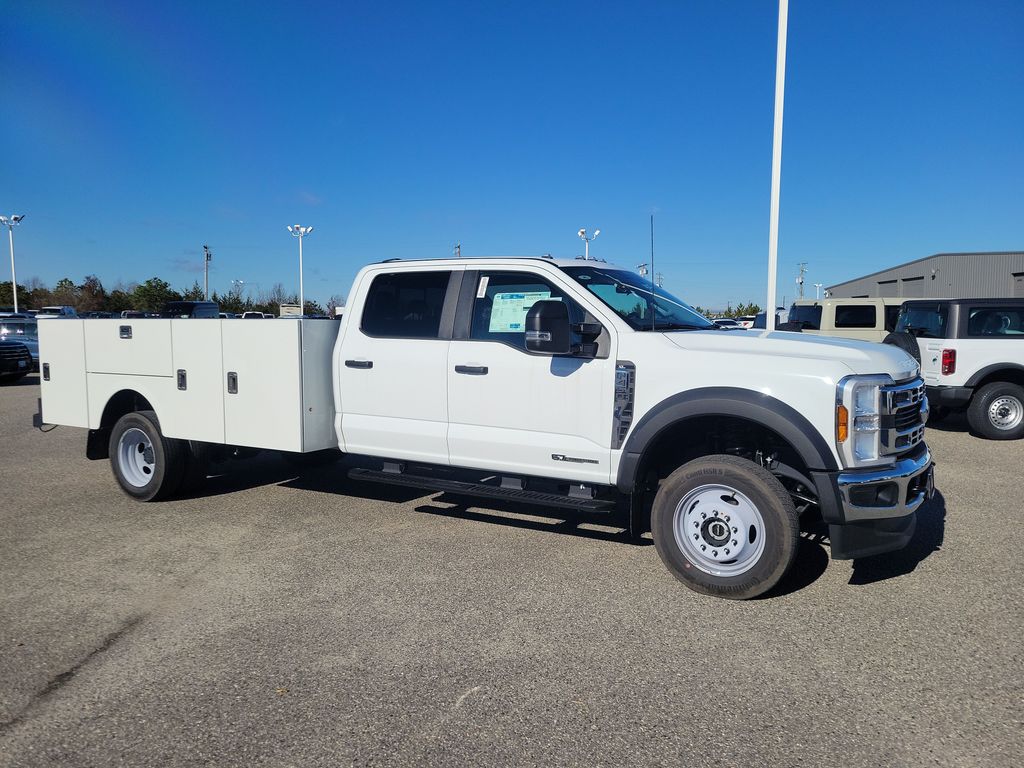 2025 Ford F-450 Super Duty Chassis Cab XL's photo