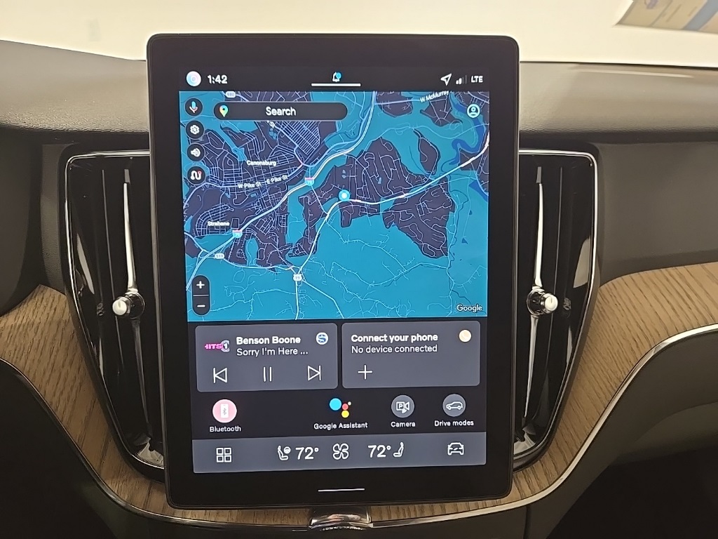 2026 Volvo XC60 B5 Plus photo 17